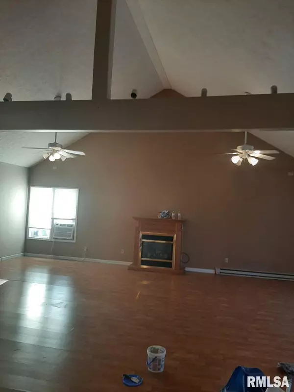 Valier, IL 62891,110 E Gelston ST