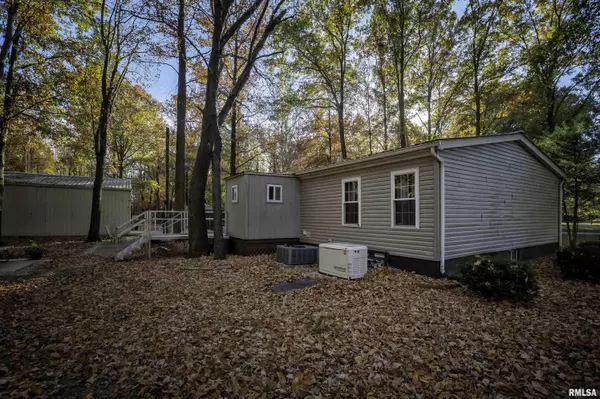 Bonnie, IL 62816,4270 N Cooley LN