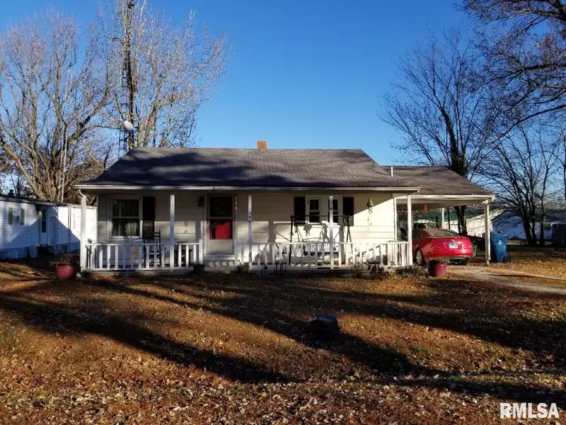 140 S JOHNSON AVE, Bonnie, IL 62816