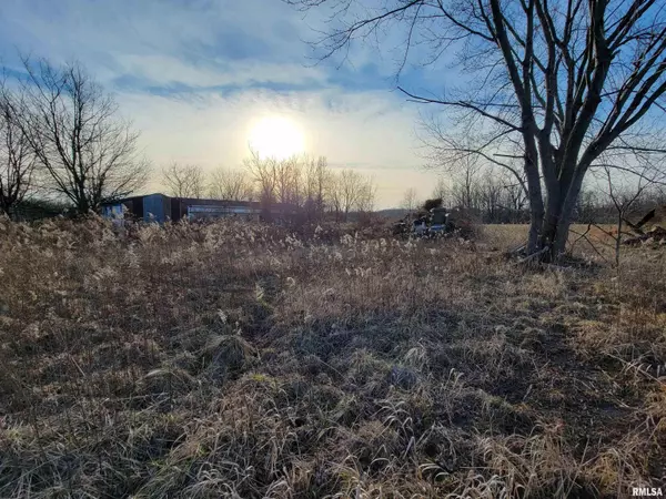 Flora, IL 62839,2395 US Hwy 45