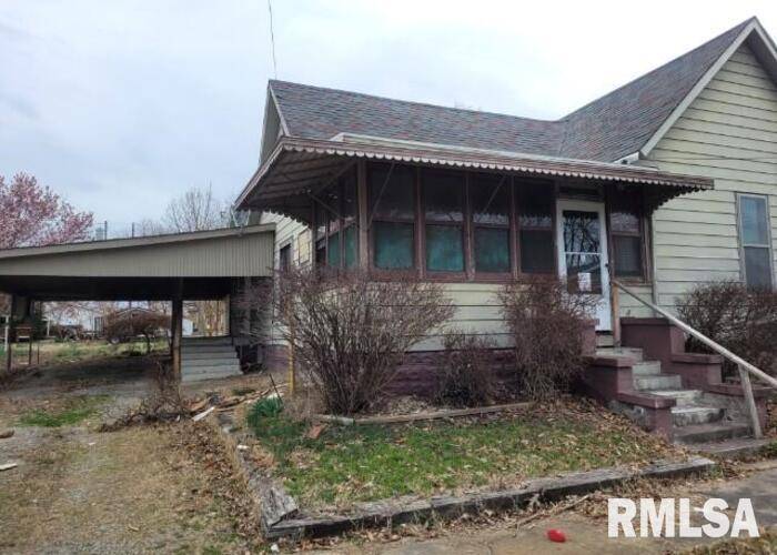 Fairfield, IL 62837,407 NW 6TH ST