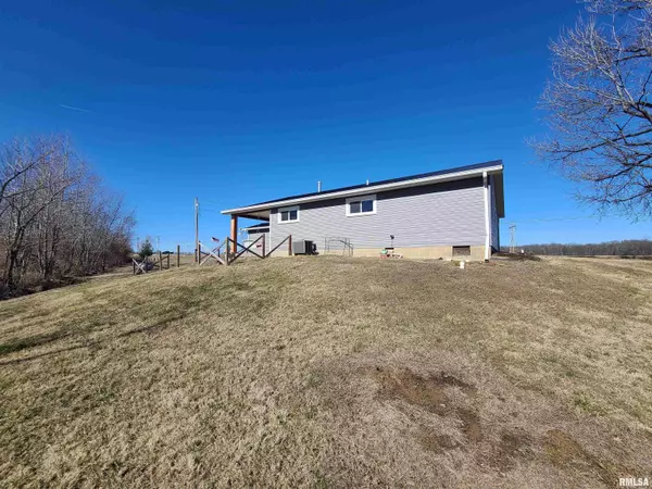 Ashley, IL 62808,1325 E Illinois Highway 15 HWY