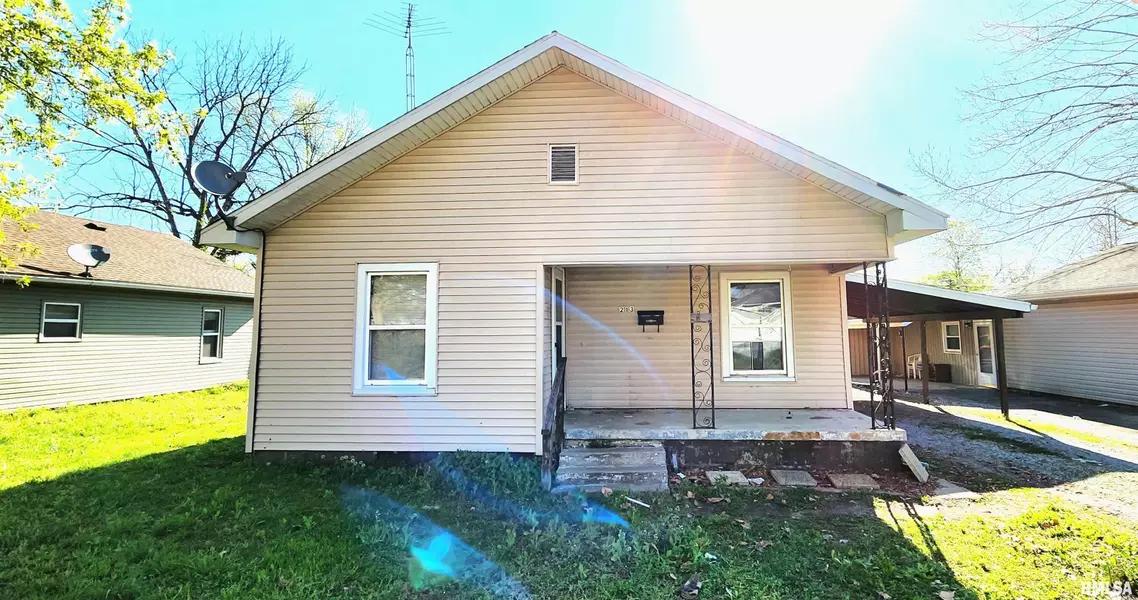213 S SUNNYSLOPE, West Frankfort, IL 62896