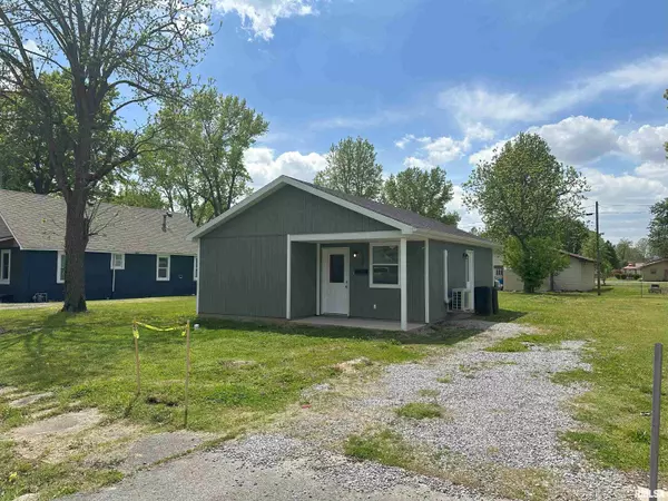 West Frankfort, IL 62896,512 S MULBERRY ST