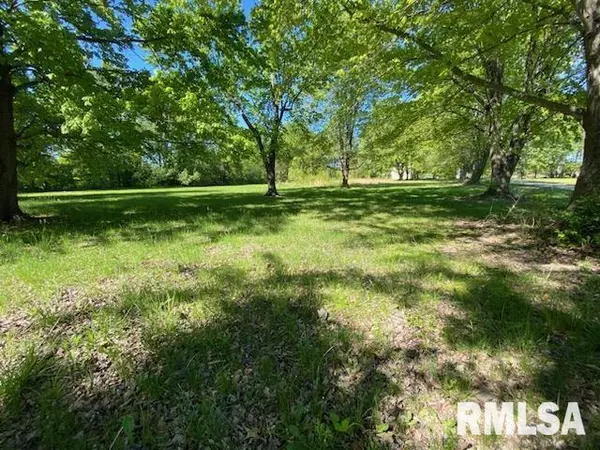 Bonnie, IL 62816,365 W Helekin DR