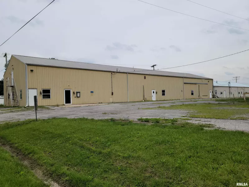 1020 E RANDOLPH ST, Mcleansboro, IL 62859