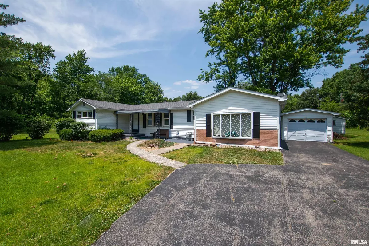 Buckner, IL 62819,605 W STATE ST