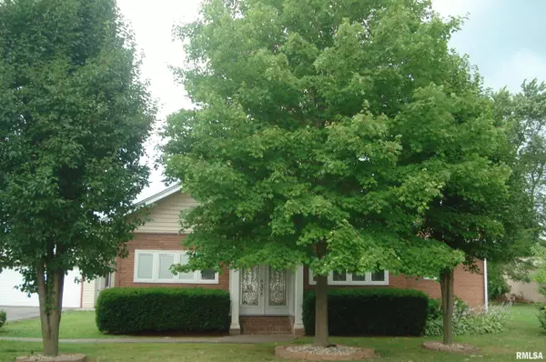 West Frankfort, IL 62896,609 N FRANKLIN ST