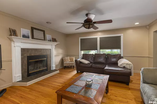 Carbondale, IL 62901,2002 W NORWOOD DR