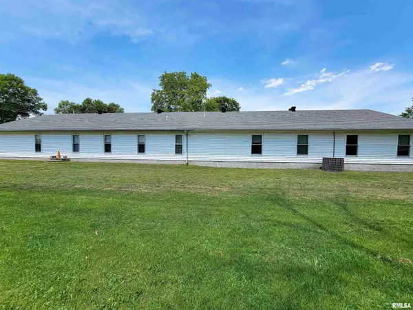 Flora, IL 62839,424 N Worthey ST