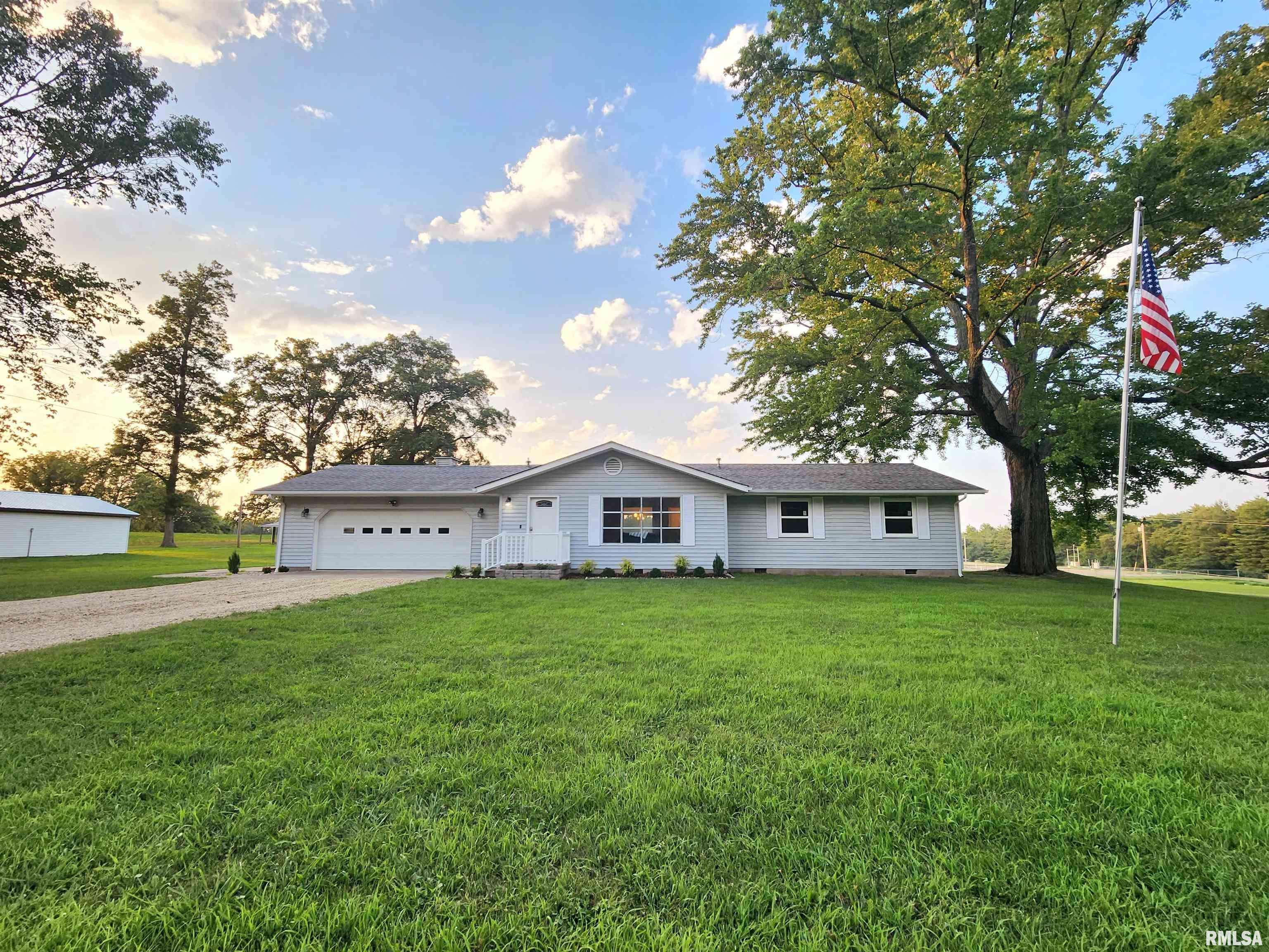 816 W SOUTH AVE, Bluford, IL 62814