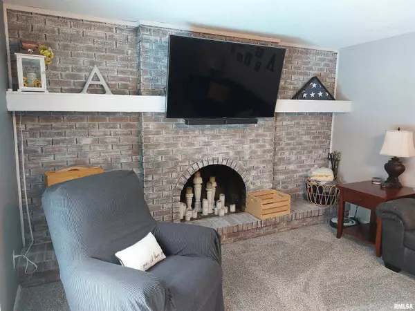 Mt Vernon, IL 62864,4213 FOX CREEK RD