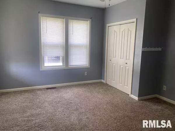 West Frankfort, IL 62896,908 N BRYAN ST