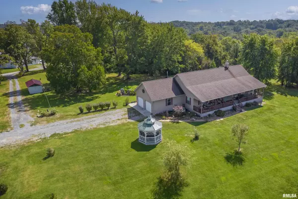 New Burnside, IL 62967,209 VINE ST