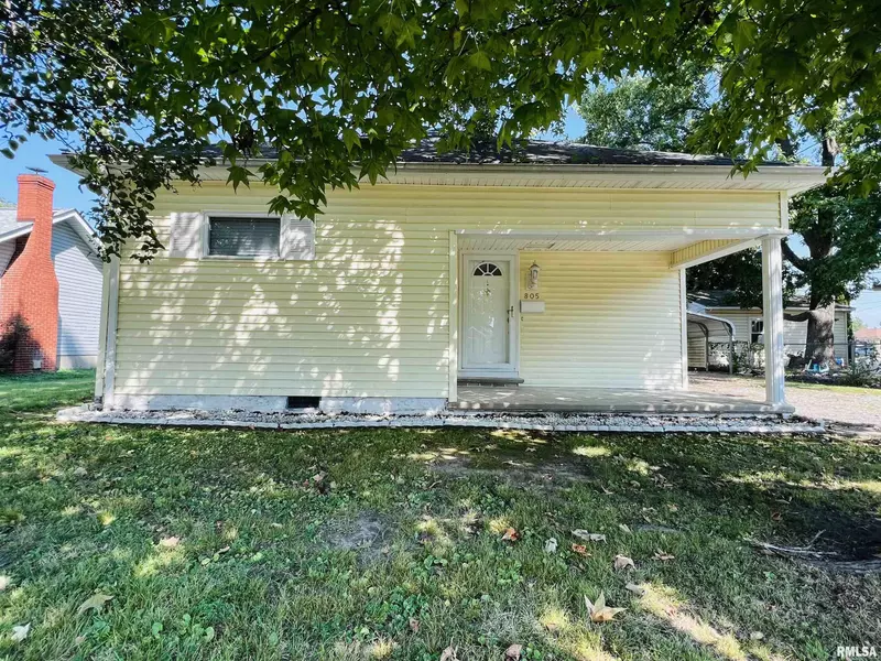 805 E OAK ST, West Frankfort, IL 62896