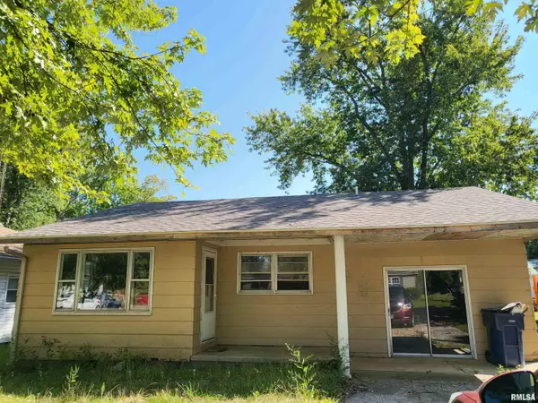 170 S Crosno ST, Bonnie, IL 62816