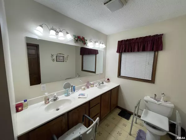 Brookport, IL 62910,2442 Rolling Meadows RD