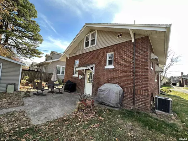 Murphysboro, IL 62966,2032 ELM ST