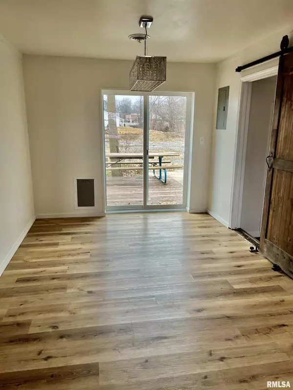 Harrisburg, IL 62946,604 S WATER ST