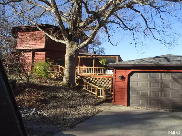 West Frankfort, IL 62896-0000,19763 E Old Lake RD