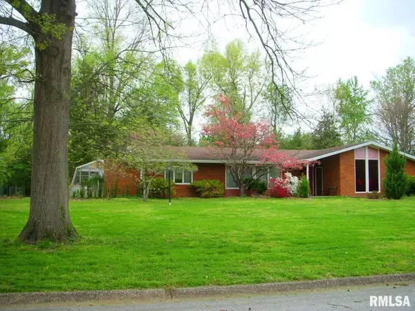 14 PINEWOOD DR,  Carbondale,  IL 62901