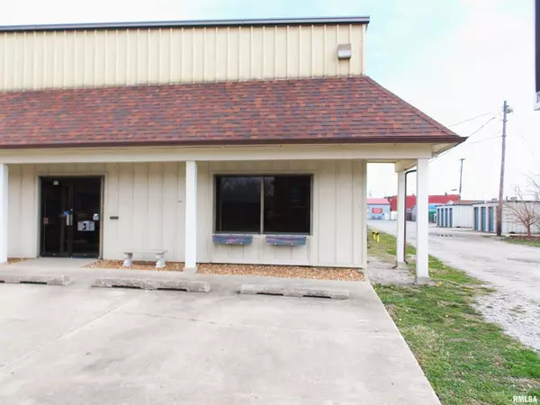 115 N HICKORY ST, Centralia, IL 62801