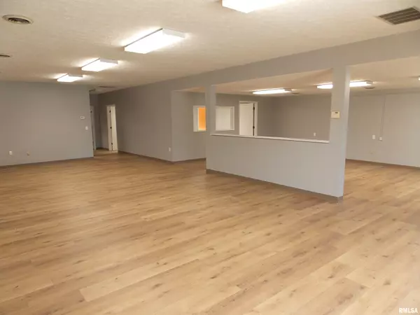Centralia, IL 62801,115 N HICKORY ST