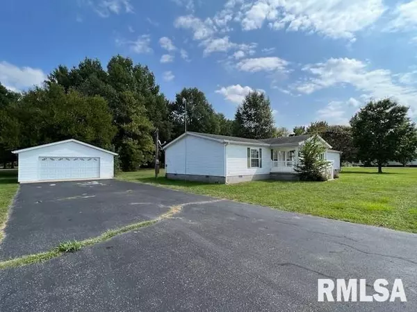 West Frankfort, IL 62896,1074 PERSHING RD