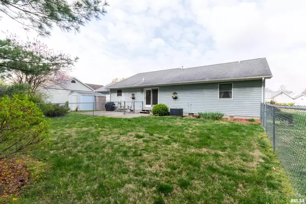 Salem, IL 62881,416 SHERWOOD LN