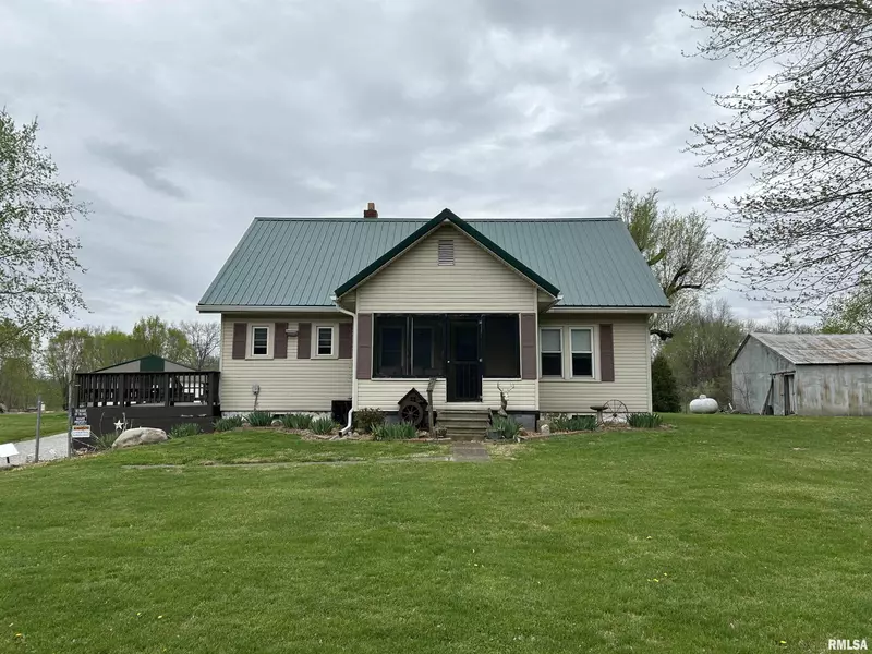 8710 E ALLEN RD, Iuka, IL 62849