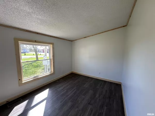 Altamont, IL 62411,11257 N 640th ST