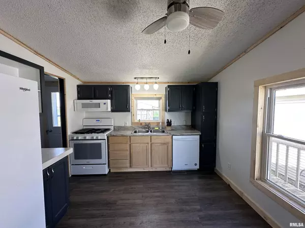 Altamont, IL 62411,11257 N 640th ST