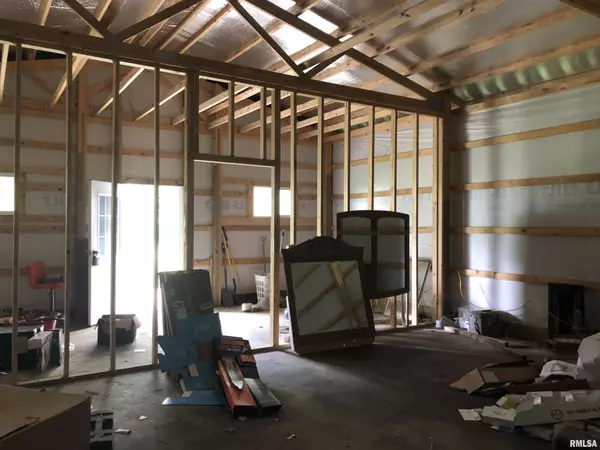 Pittsburg, IL 62974,206 N Ervin ST