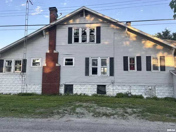 Centralia, IL 62801,221 E 7TH ST