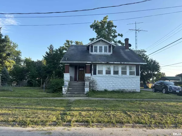Centralia, IL 62801,221 E 7TH ST