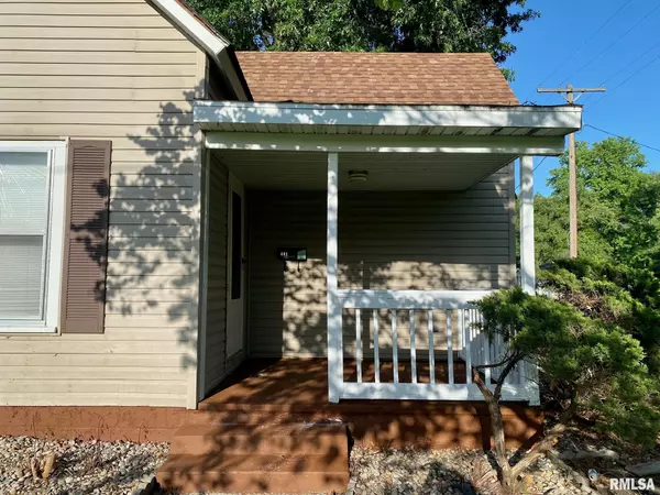West Frankfort, IL 62896,401 E CLARK ST