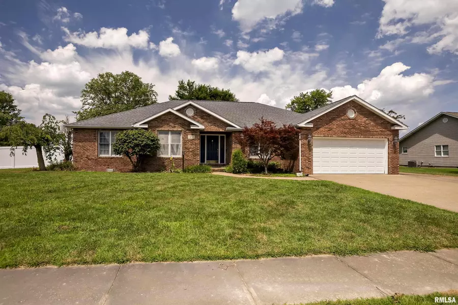 1302 MAGNOLIA DR, Marion, IL 62959