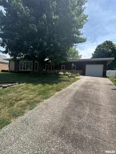 108 S Beaucoup ST, Pinckneyville, IL 62274