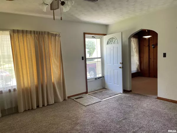 Ava, IL 62907,303 E DAVIS ST