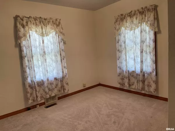 Ava, IL 62907,303 E DAVIS ST