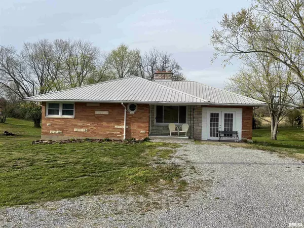 5035 Reevesville RD, Grantsburg, IL 62943