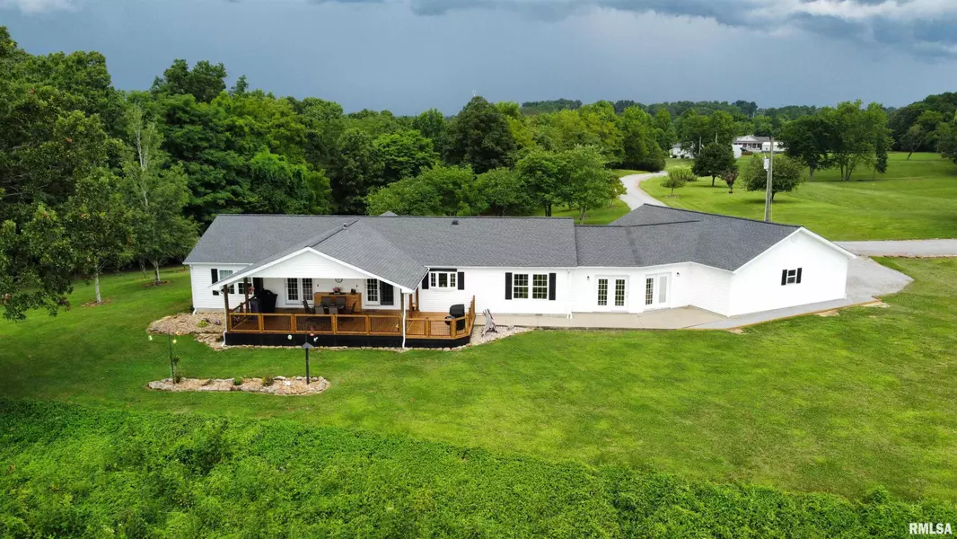 20 Xanders LN, Golconda, IL 62938