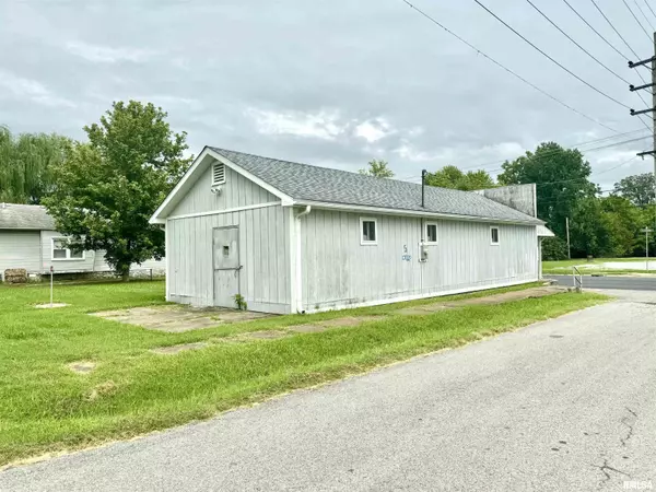 Benton, IL 62812,901 N McLeansboro ST