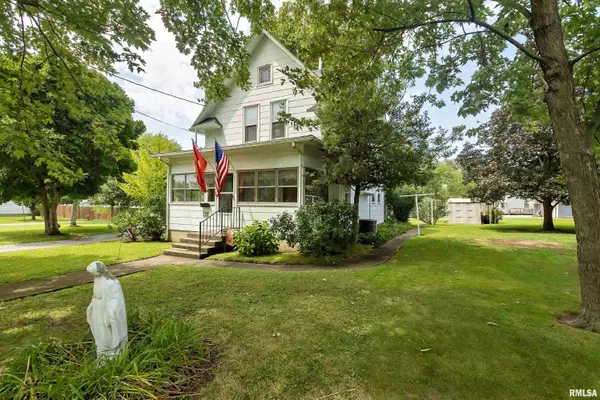 West Frankfort, IL 62896,1103 E ST LOUIS ST