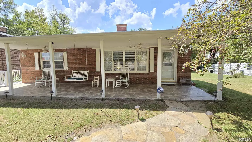 152 N MAIN ST, Elizabethtown, IL 62931