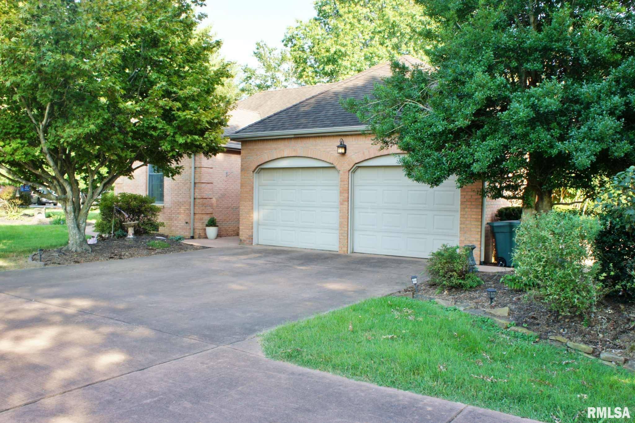 Metropolis, IL 62960,3060 LAKEVIEW DR