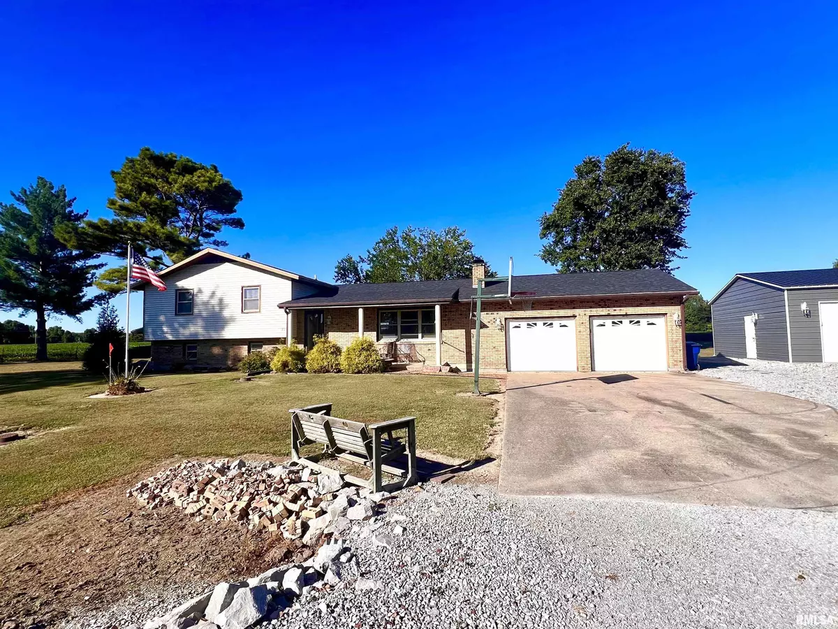 Tamms, IL 62988,180 FAIRLAWN DR