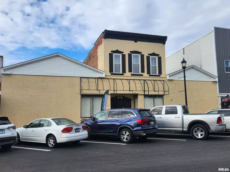11& 13 N MAIN ST, Pinckneyville, IL 62274