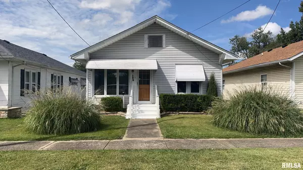123 S STATE ST, Christopher, IL 62822