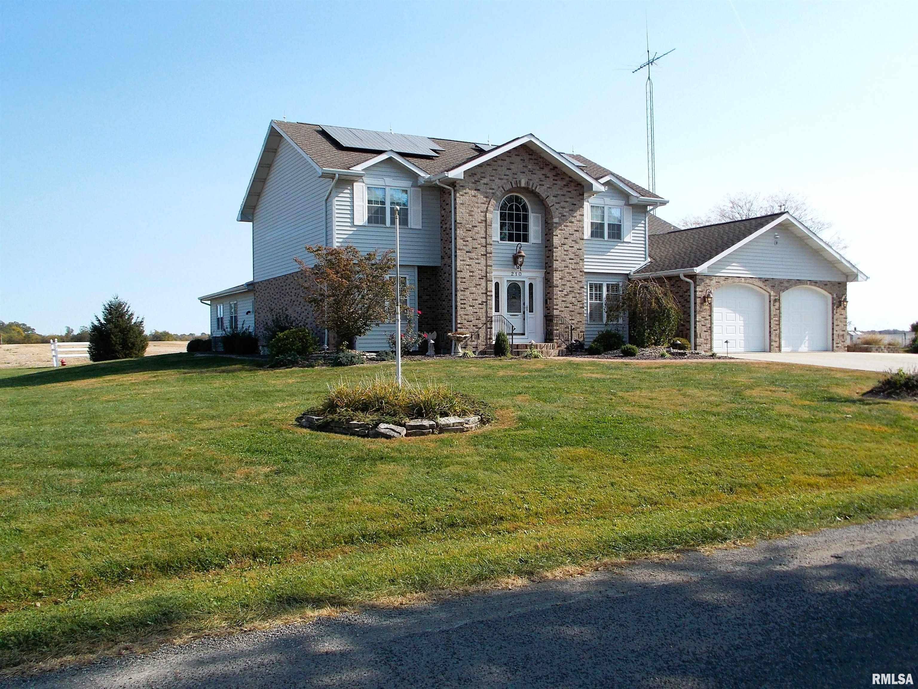 210 N CHERRY ST, Hoffman, IL 62250